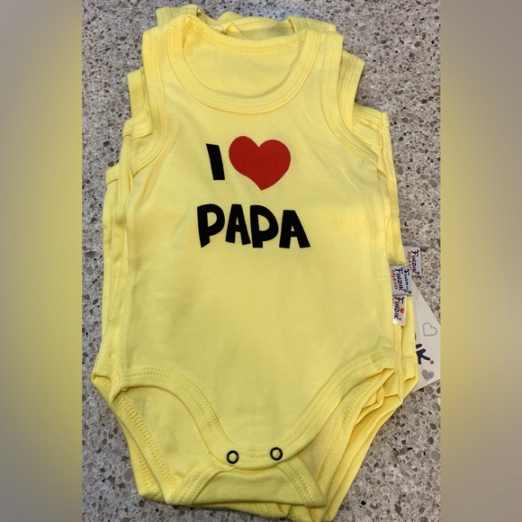 Baby body suit. Brand New. Sizes 3M, 6M,9M,12M,18M. Made in Turkey. 100%Cotton - Picture 1 of 4